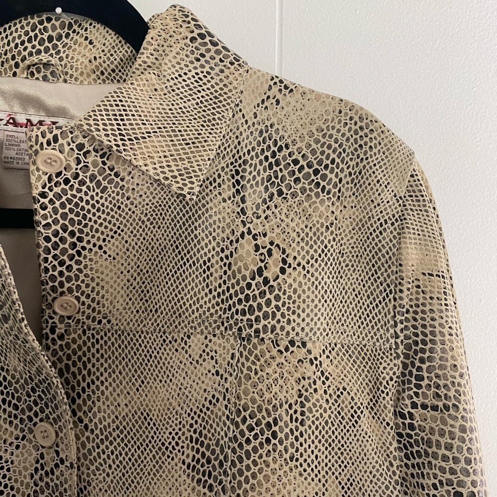A.M.I Rare 100% Leather Snake Reptile Print Collared Jacket in Women’s Size M - Picture 3 of 10